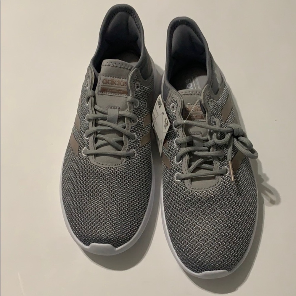 SALE Adidas sneakers size 7 for a woman